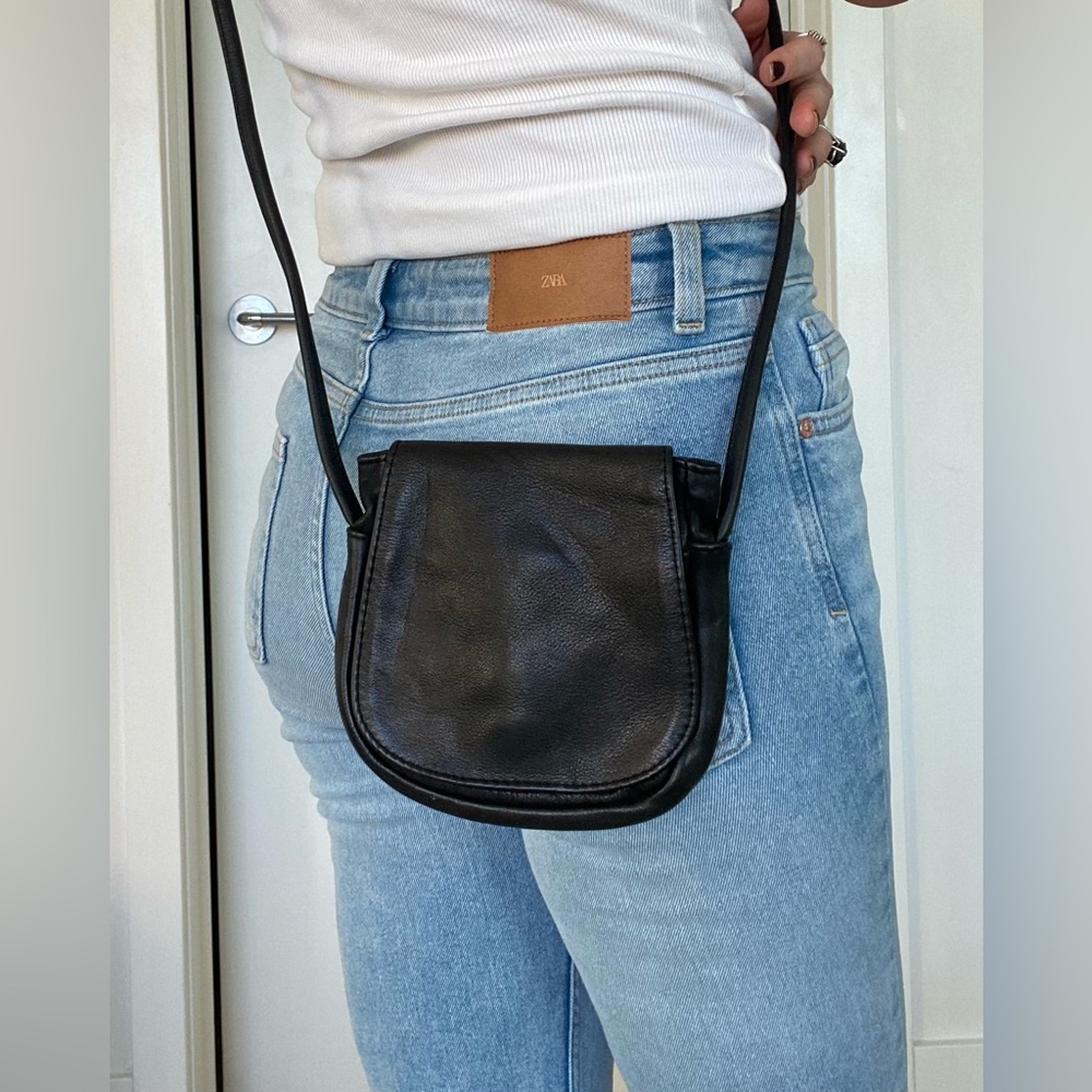 Y2K Vintage leather mini crossbody purse. Fits cell phone keys cards lipstick